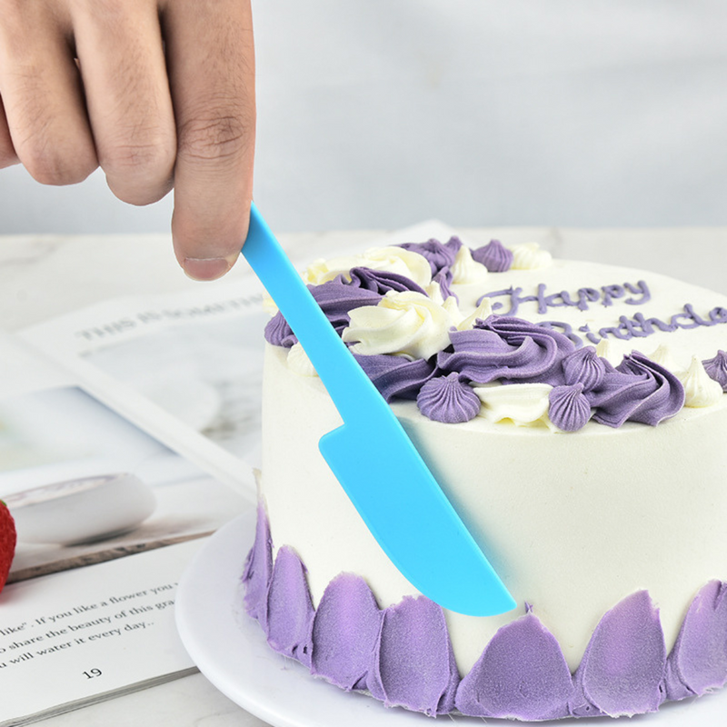 1 Seringa Decoradora de Bolo Com 4 Bicos e 1 Espátula de Plástico